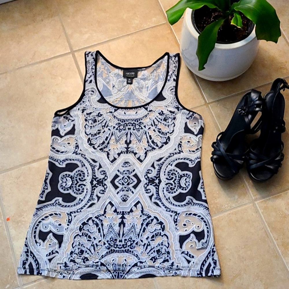 🎽3/$18 Nicole Miller Tank Top